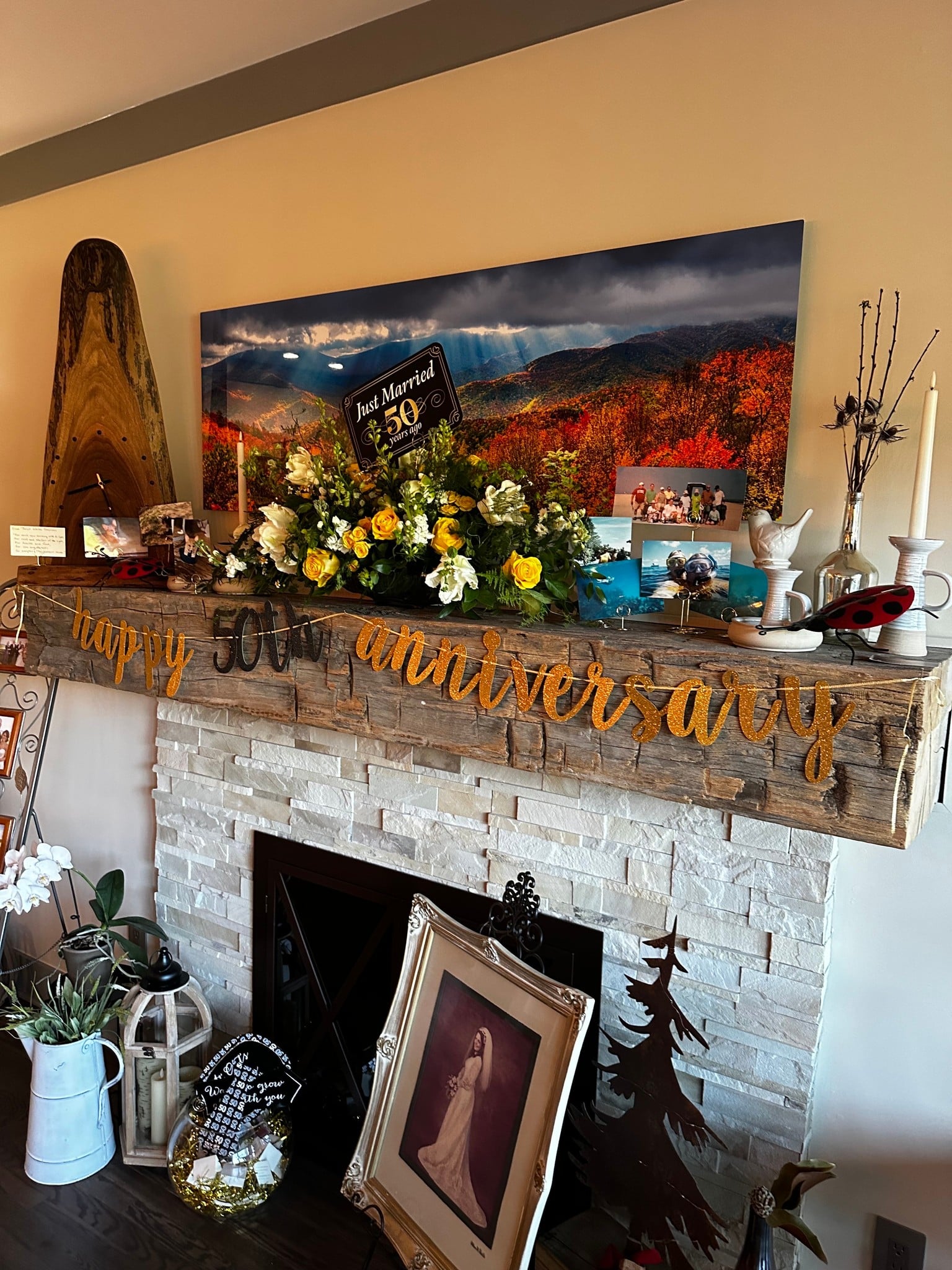 Parlor table at our Weaverville venue